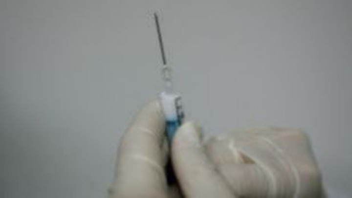 Βρετανία: Η Μεικτή Επιτροπή Εμβολιασμού και Ανοσοποίησης συνιστά χρήση εναλλακτικού στην AstraZeneca εμβολίου για άτομα 18-39 ετών