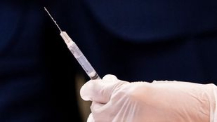 Οι ευπαθείς ομάδες μπορεί να χρειαστούν 3η δόση εμβολίου